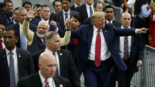 'अबकी बार ट्रंप सरकार'