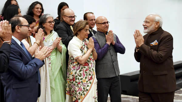 पीएम मोदी को मिला भव्य स्वागत, पाक पीएम इमरान को कुछ नहीं