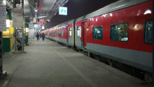 लोकसभा स्पीकर के पीए से भी भिड़ गए