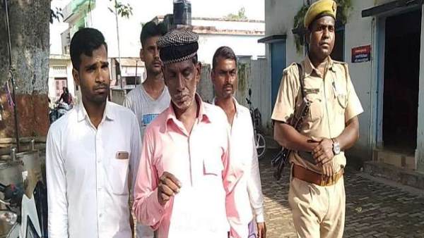 Babri Masjid litigant Iqbal Ansari attacked in ayodhya Babri Masjid litigant Iqbal Ansari attacked in ayodhya