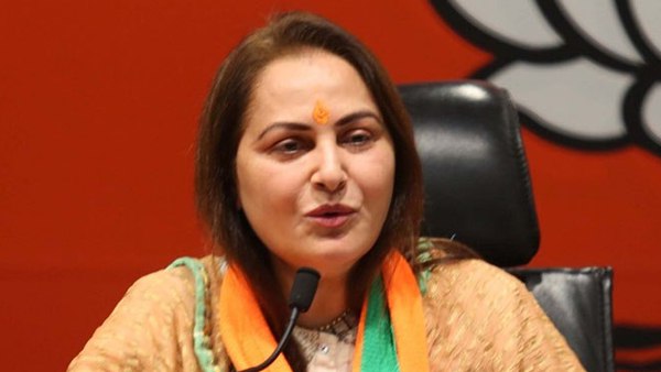 जयप्रदा का मुलायम पर तंज, भीख मांगकर यूनिवर्सिटी नहीं सिर्फ छोटे कमरे बनते हैं जयप्रदा का मुलायम पर तंज, भीख मांगकर यूनिवर्सिटी नहीं सिर्फ छोटे कमरे बनते हैं