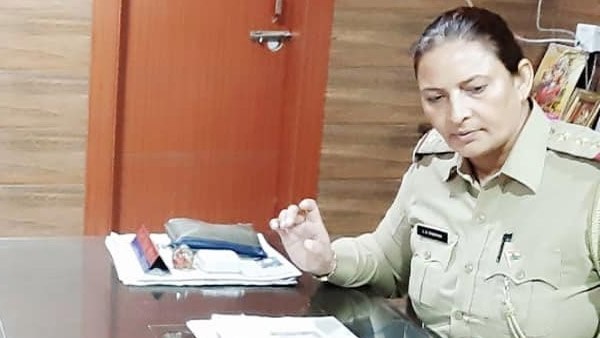 लक्ष्मी चौहान के आवास से बरामद हुआ सवा लाख कैश