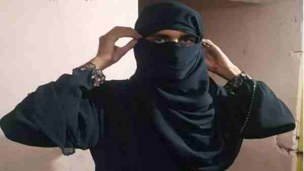 Lucknow police detained a suspected youth wearing a burqa Lucknow police detained a suspected youth wearing a burqa