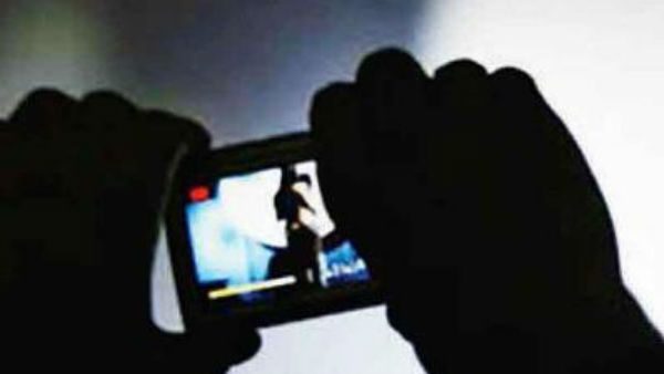 न्यूड फोटो से ब्लैकमेलिंग, इस्लाम अपनाने का दबाव