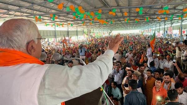 पहली बार 17 विधायकों ने दिया इस्तीफा