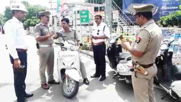 पुलिसकर्मियों को पढ़ाया अनुशासन का पाठ