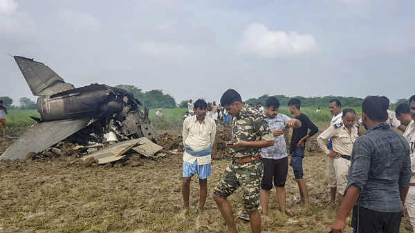 युद्ध सेना मेडल से सम्मानित