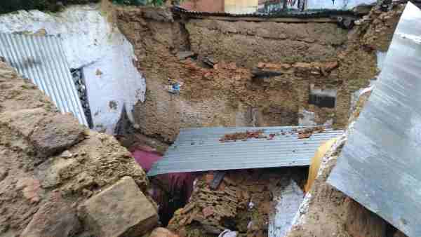 heavy rain house collapse and three people died heavy rain house collapse and three people died