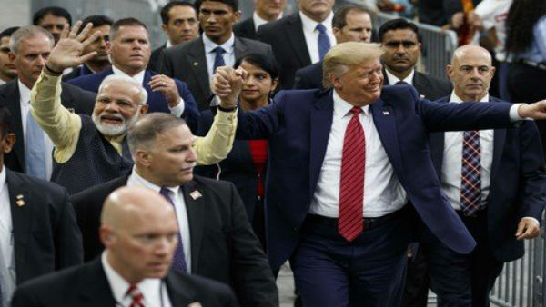 ट्रंप और मोदी की दिखी बॉडिंग
