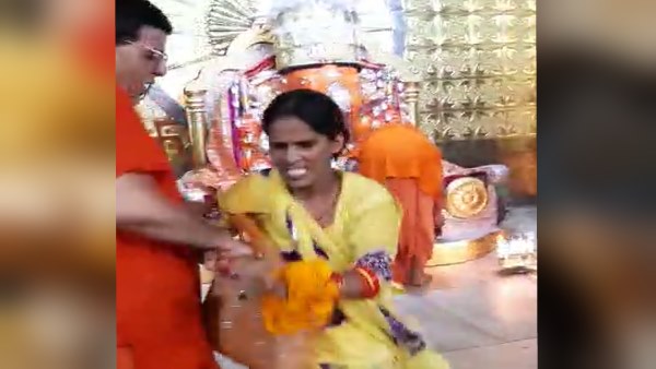 मानसिक रूप से विक्षिप्त है महिला