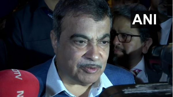 Nitin Gadkari No plans to ban petrol diesel vehicles also comment heavy fines traffic rules Nitin Gadkari No plans to ban petrol diesel vehicles also comment heavy fines traffic rules