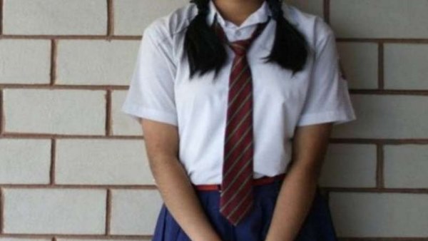 स्कूल पहुंचते ही सीधे बाथरूम में गई छात्रा