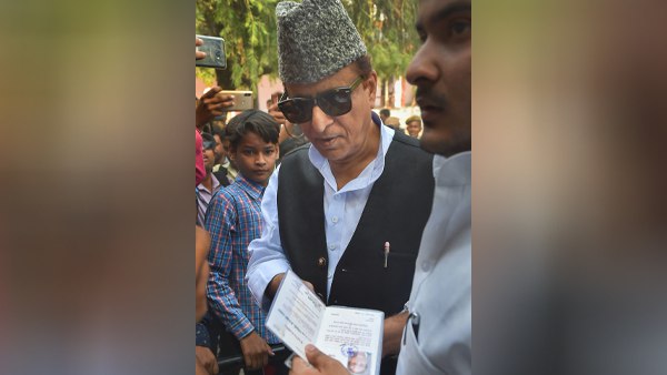 लैंड माफिया घोषित हैं आजम खान