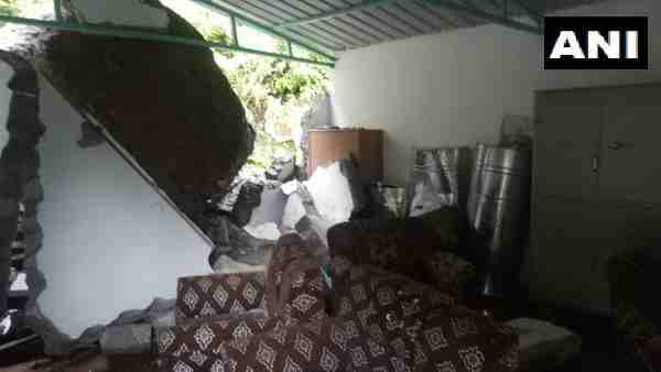 2 people died after at least 3 buildings in Nachani area of Pithoragarh 2 people died after at least 3 buildings in Nachani area of Pithoragarh