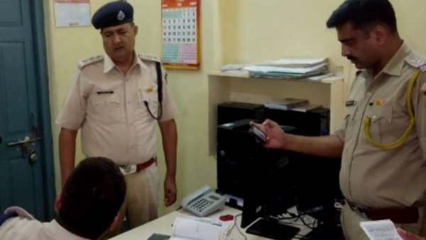 Watch CCTV video of Rs 19 Lakhs Looted from PNB Udaipur Watch CCTV video of Rs 19 Lakhs Looted from PNB Udaipur