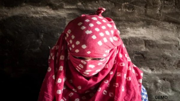 Punjabi girl physically attacked in Bikaner Rajasthan Punjabi girl physically attacked in Bikaner Rajasthan