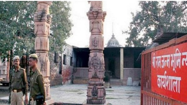 राजीव धवन ने क्लर्क को धमकी की जानकारी कोर्ट को दी थी