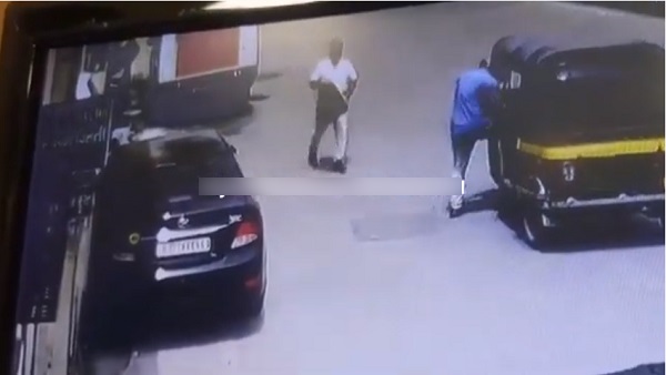Robbery worth Rs 20 lakh in Surat Robbery worth Rs 20 lakh in Surat