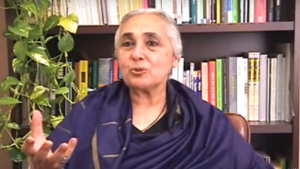 कौन हैं रोमिला थापर