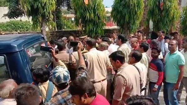 शशि त्यागी का है यह आरोप