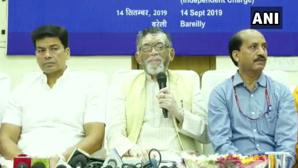 मोदी के मंत्री का बयान- देश में रोजगार की कमी नहीं, उत्तर भारतीयों में योग्यता की कमी मोदी के मंत्री का बयान- देश में रोजगार की कमी नहीं, उत्तर भारतीयों में योग्यता की कमी