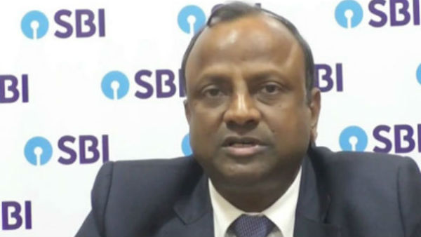 लोन लेने से हिचक रहे हैं लोग