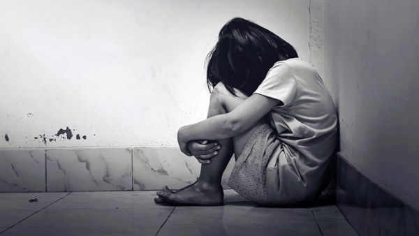 बाथरूम के अंदर झुलसी हुई पड़ी थी छात्रा