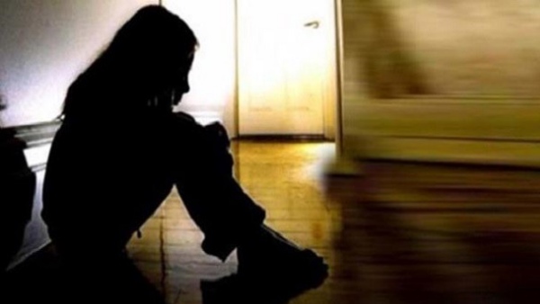 'सात सालों तक पिता करते रहा रेप'