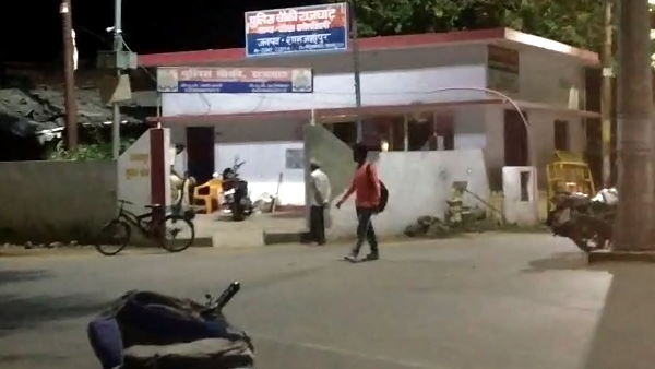 A youth beaten by policemen of UP A youth beaten by policemen of UP