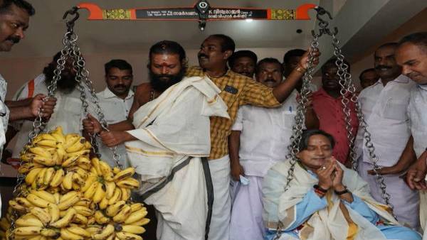 साफगोई और ईमानदार छवि वाले हैं शशि थरूर
