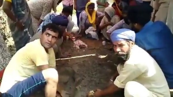 बालू में गाड़ दिया, पांच घंटे तक सहलाते रहे हाथ-पैर