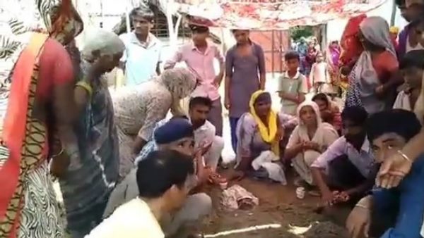 अस्पताल ले जाते तो बच सकती थी जान: डॉक्टर