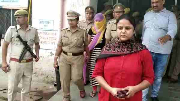 SIT ने पीड़ित छात्रा को किया गिरफ्तार