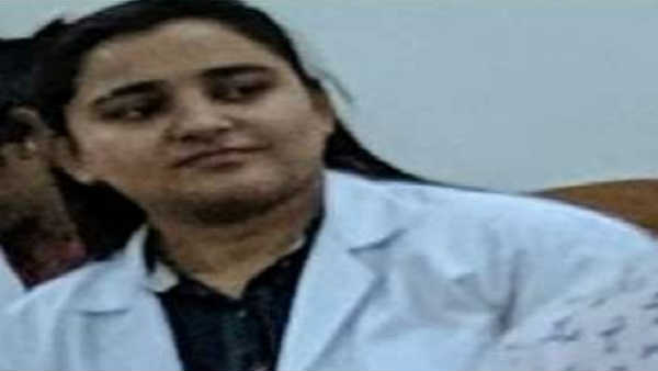 पिता ने कहा-नवरात्र में नई स्कूटी लेने आ रही थी वंदना