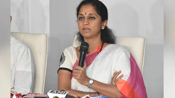 Supriya Sule harassed by a Taxi Driver at Dadar railway station in Mumbai Supriya Sule harassed by a Taxi Driver at Dadar railway station in Mumbai
