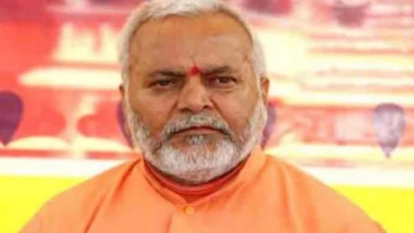 चिन्मयानंद का असली नाम कृष्णपाल सिंह है