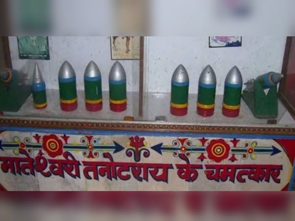 खुद के सैनिकों पर ही हमला करने लगी पाक सेना