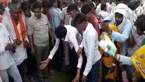 एसीएफ के सामने जताया आक्रोश