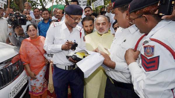दिल्ली और गुजरात में नियम लागू
