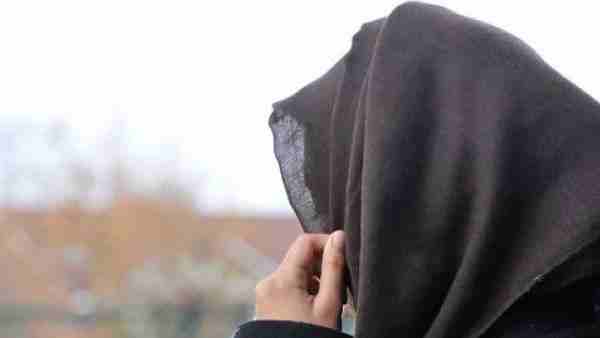 Husband gives teen-talaq to his wife after relation with father-in-law Husband gives teen-talaq to his wife after relation with father-in-law