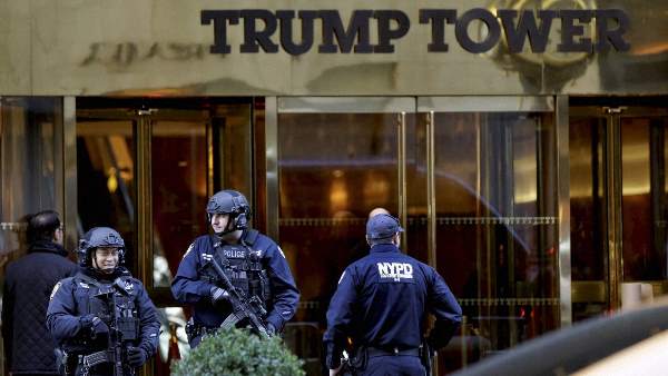 thefts of 350,000 dollar in jewelry at Trump Tower in Manhattan thefts of 350,000 dollar in jewelry at Trump Tower in Manhattan