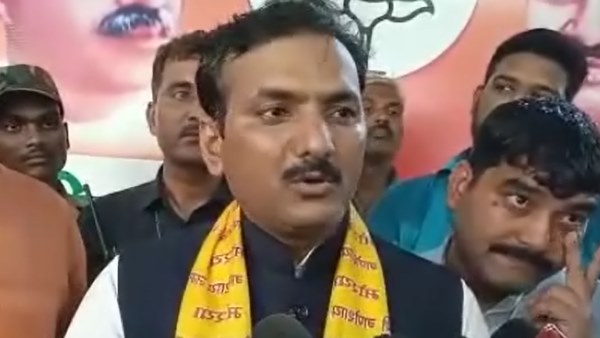 up primary education minister Satish Dwivedi attack on akhilesh yadav and mayawati up primary education minister Satish Dwivedi attack on akhilesh yadav and mayawati