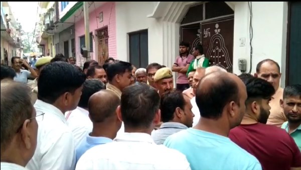 Retired Army-mans daughter End her life by gunshot at amroha Retired Army-mans daughter End her life by gunshot at amroha