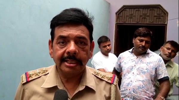 Retired Army-mans daughter End her life by gunshot at amroha Retired Army-mans daughter End her life by gunshot at amroha