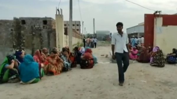 2-laborers-die-water-tank-explosion-in-sunmica-factory-Hardoi 2-laborers-die-water-tank-explosion-in-sunmica-factory-Hardoi