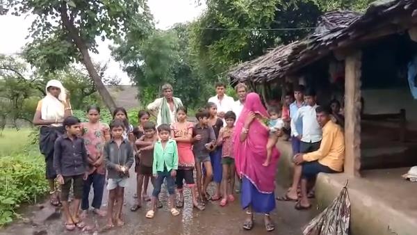 Water coming out of the walls and floors of houses in Jharniya Rajgarh MP Water coming out of the walls and floors of houses in Jharniya Rajgarh MP
