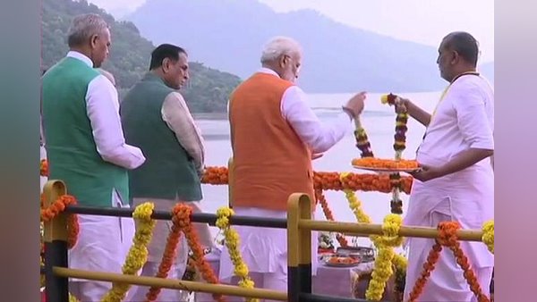 सरदार सरोवर के जलस्तर पर खुशी जताई
