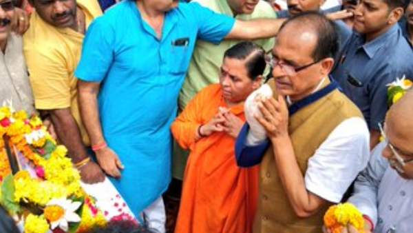 शिवराज सिंह चौहान के दांये हाथ की हुई है सर्जरी