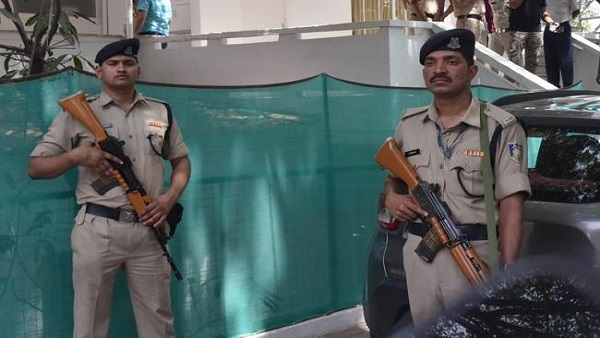 स्पेशल दर्शन के 25 हजार रु देने पड़ते थे