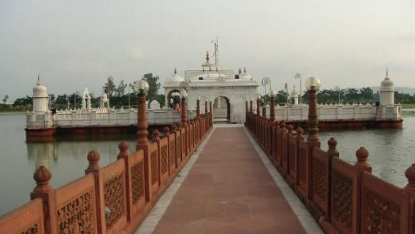 श्रद्धालु तय करते हैं लड्डू की कीमत